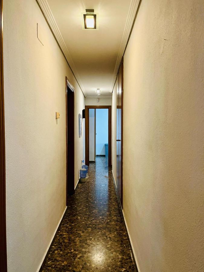 شقة Apartamento Compartido Con Vista Al Puerto فالنسيا المظهر الخارجي الصورة