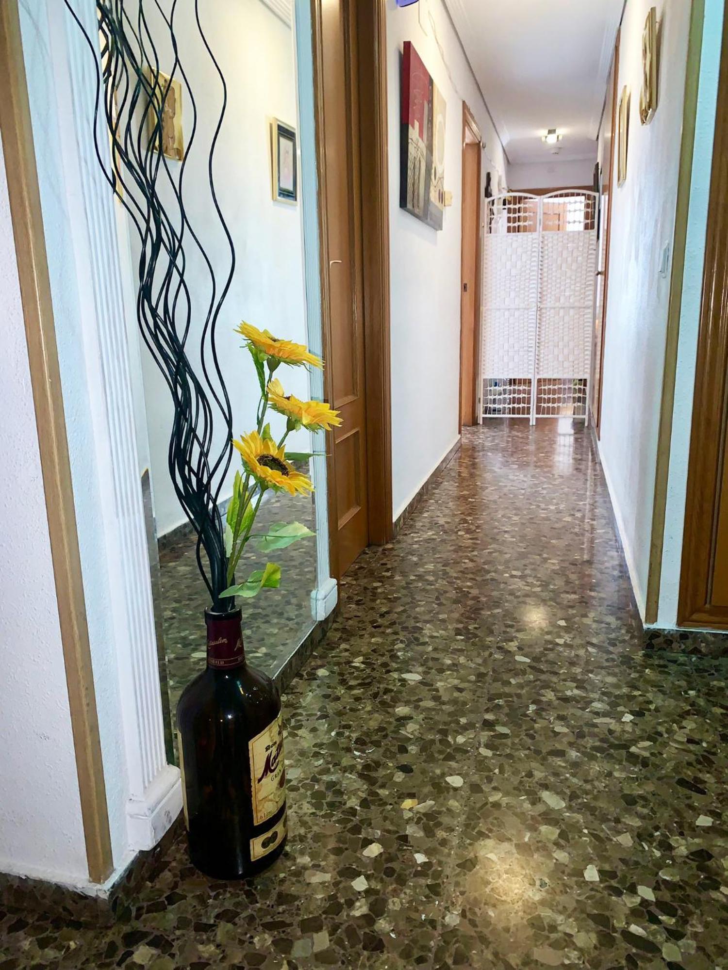 شقة Apartamento Compartido Con Vista Al Puerto فالنسيا المظهر الخارجي الصورة
