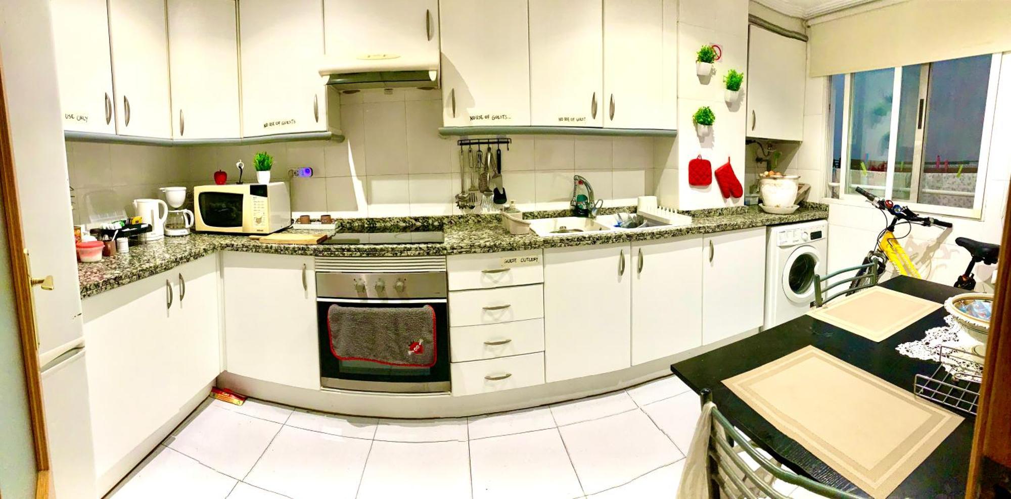 شقة Apartamento Compartido Con Vista Al Puerto فالنسيا المظهر الخارجي الصورة