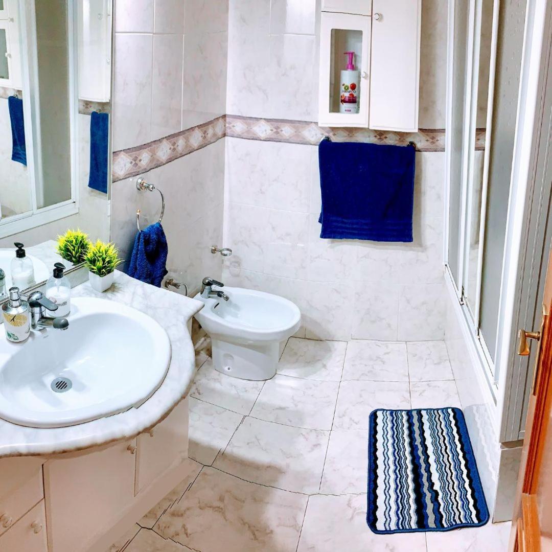 شقة Apartamento Compartido Con Vista Al Puerto فالنسيا المظهر الخارجي الصورة