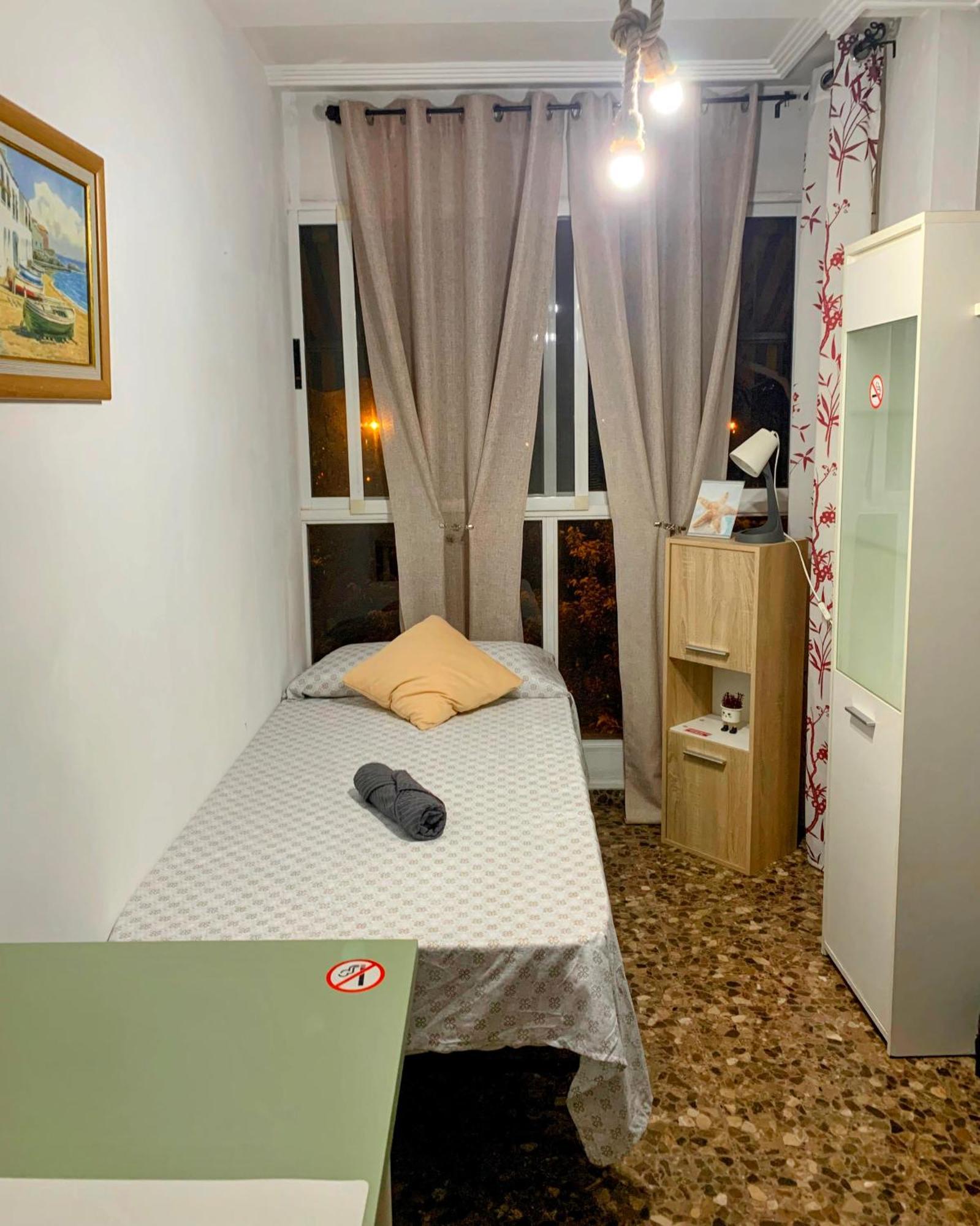 شقة Apartamento Compartido Con Vista Al Puerto فالنسيا المظهر الخارجي الصورة
